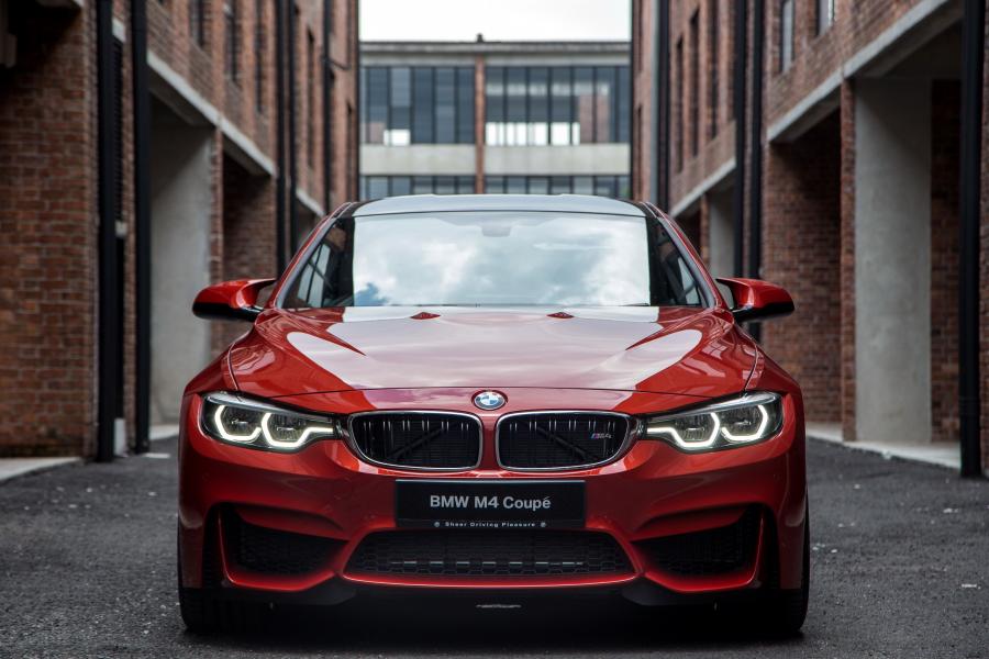  BMW M4 Coupe 2017 года  (MY) (фото 9 из 9)